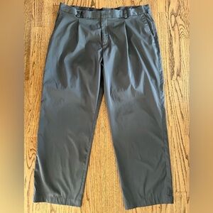 NIKE Men Golf Dri Fit Pleated Gray Tour Performance Pant Slacks Sz 40x30 Stretch